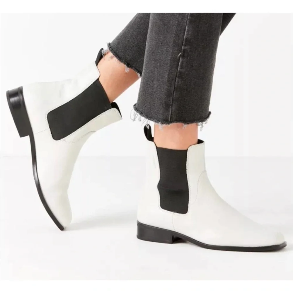 Vagabond Cora Leather Chelsea Boot Size 37 or US 7 - Picture 1 of 12